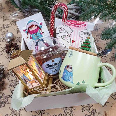 Подарочный набор с новогодней кружкой и шоколадом