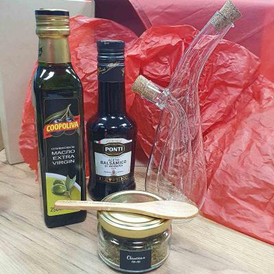 Подарочный набор для кухни с бутылкой для масла и уксуса