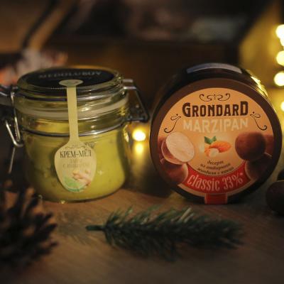 Новогодний подарочный набор с чаем, медом и менажницей