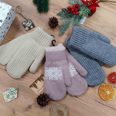 Новогодний подарочный бокс с варежками